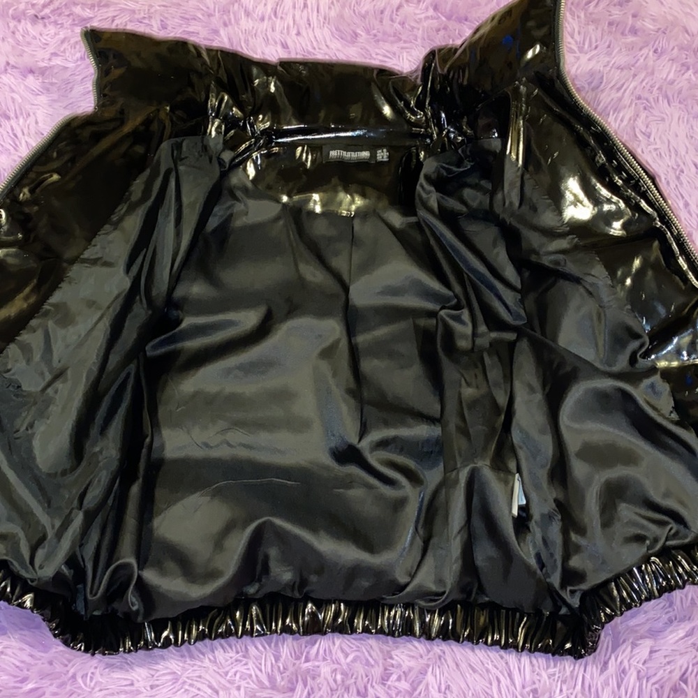 Black bubble puffer coat from PRETTYLITTLETHING - Picture 3 of 4
